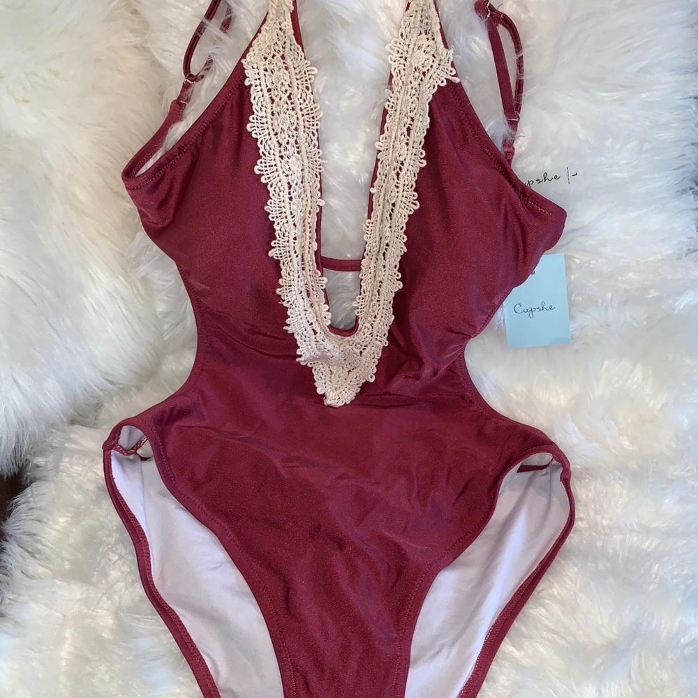 Cupshe One Piece Swimsuit Size L - Burgandy